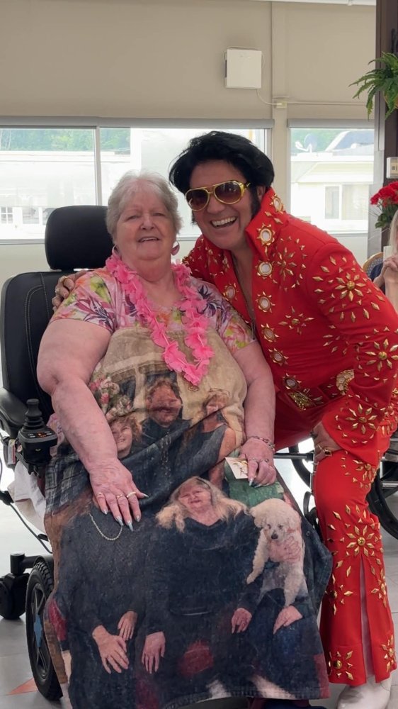 Elvis was in the building!!